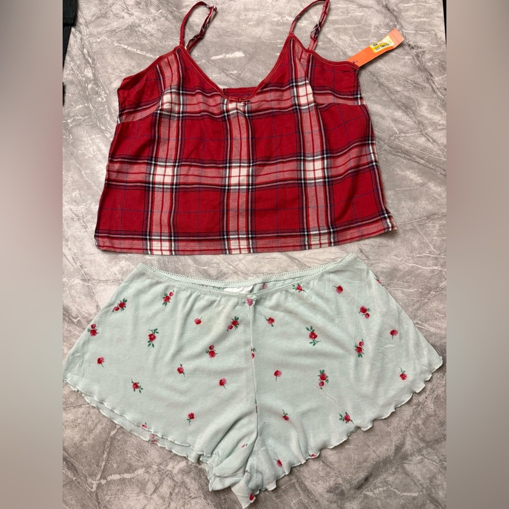 Set of Colsie Red Plaid Tank Top w/shorts